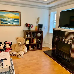 One Bedroom Queen Bed Sharing Washroom In Tiger Sweet House License## Guest house